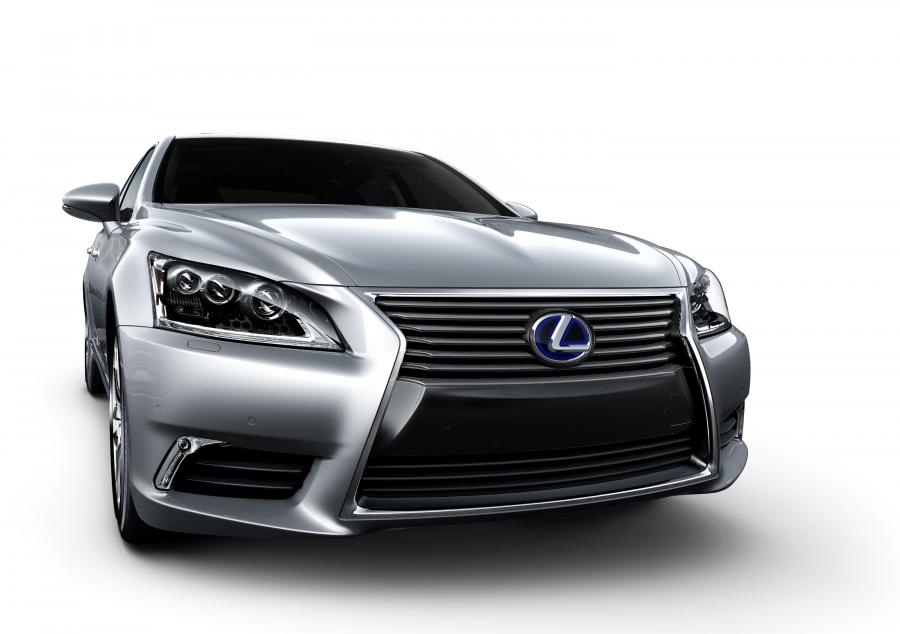  Lexus LS600h F-Sport 2013 года  (фото 11 из 13)